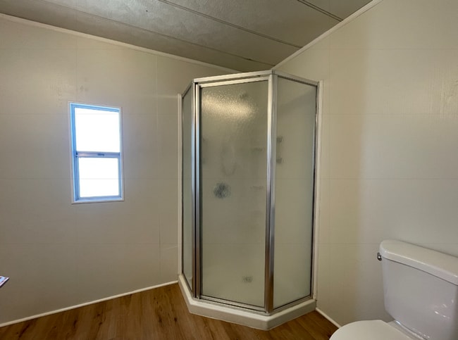 Building Photo - Three Bedroom Two Bathroom Home in Sierra ...