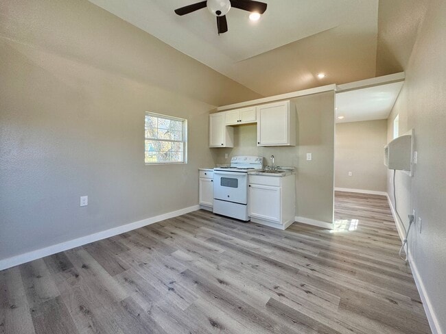 Building Photo - Studio Tiny home in West Batesville