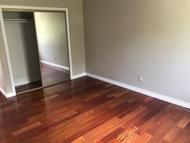 Building Photo - this will be gone this weekend! Rare change to rent a 2005 built 2 bedroom house HOUSE in Glassel...