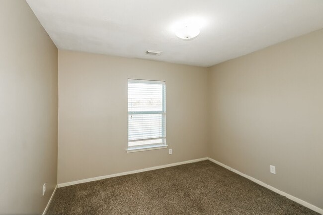 Building Photo - 19902 Owens Trace Ln