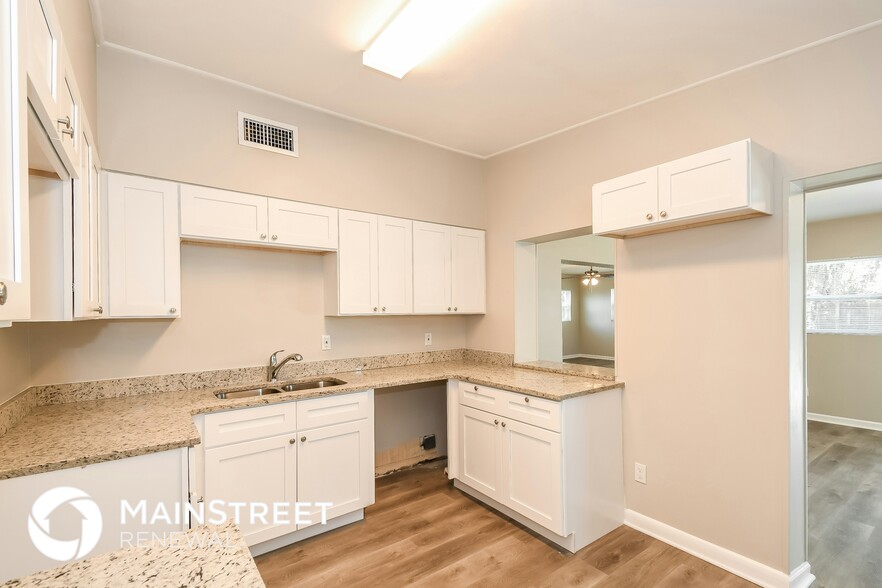 Building Photo - 10560 Citrus Ln