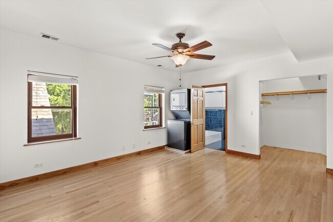 Building Photo - 911 N Fairfield Ave