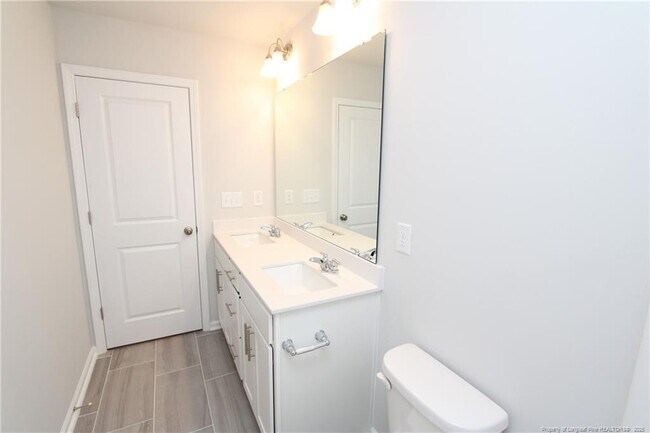 Building Photo - 510 Light Oak Wy