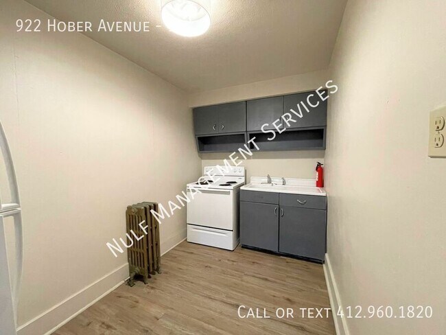 Building Photo - 922 Hober Ave