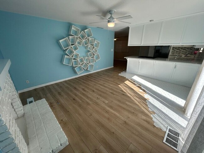 Building Photo - 2647 W Evergreen Ct
