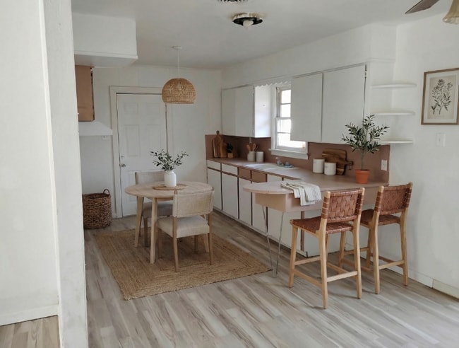 Building Photo - 941 Windsor Dr