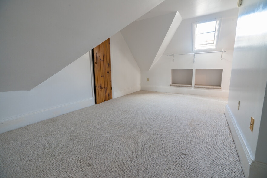 Building Photo - 129 Green St