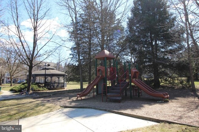 Building Photo - 9 Halstead Pl