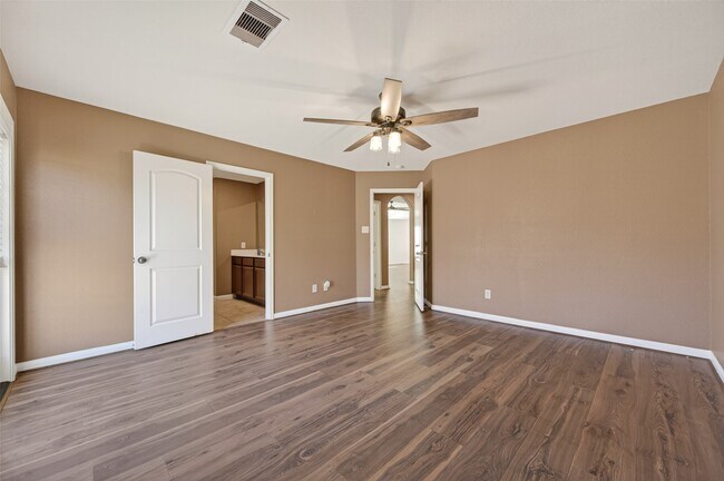 Building Photo - 22615 Harrington Field Dr