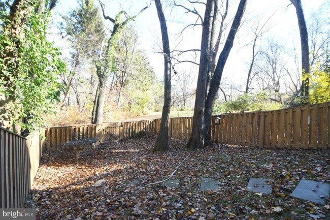 Building Photo - 7812 Briardale Terrace