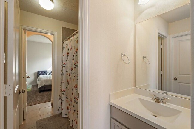 Building Photo - 4027 Flowstone Ln