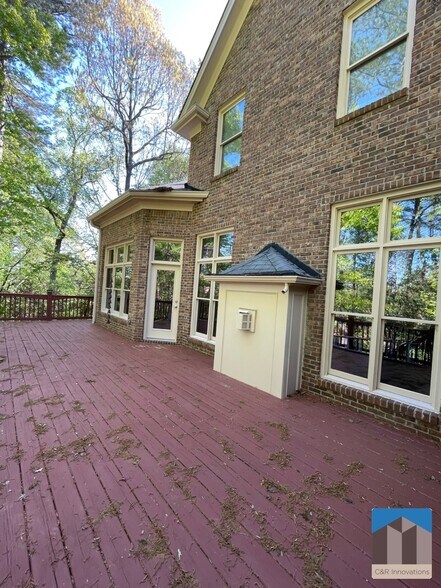 Building Photo - 1377 Greencrest Ct