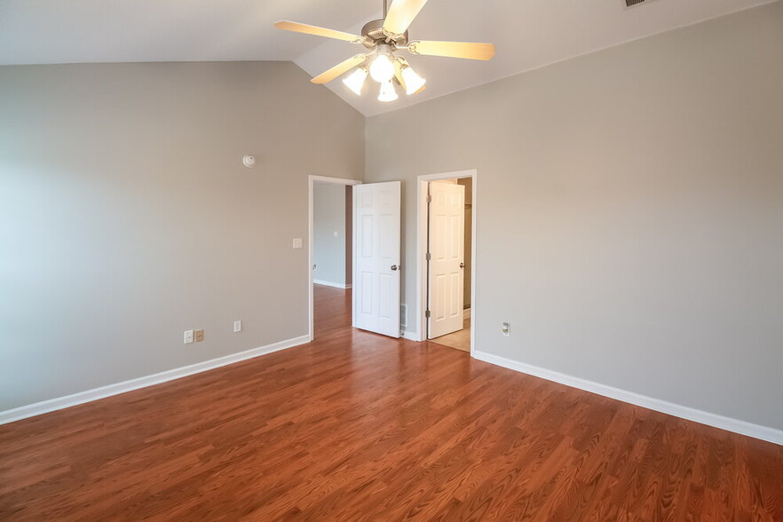 Building Photo - 6561 White Hawk Ln