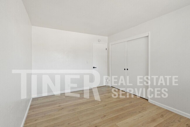 Building Photo - 1302 Silver Oak Wy