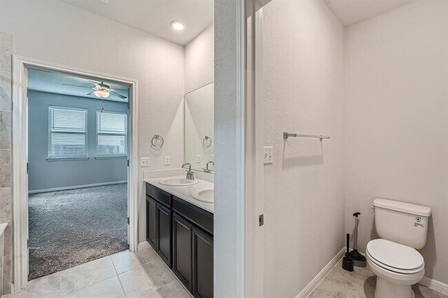 Building Photo - 104 Red Cedar Ct