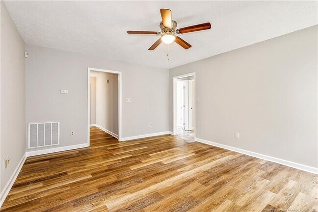Building Photo - 5928 Lively Ct