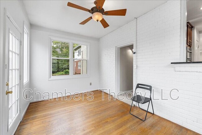 Building Photo - 1105 20th St