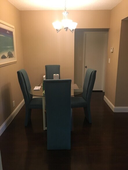 Building Photo - 450 NW 20th St