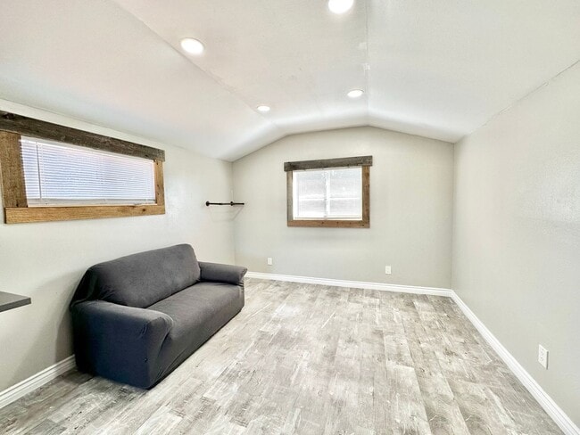 Building Photo - Beautiful Upstairs Studio Guest House Unit on Private Property, Amazing Views, All Main Utilities...