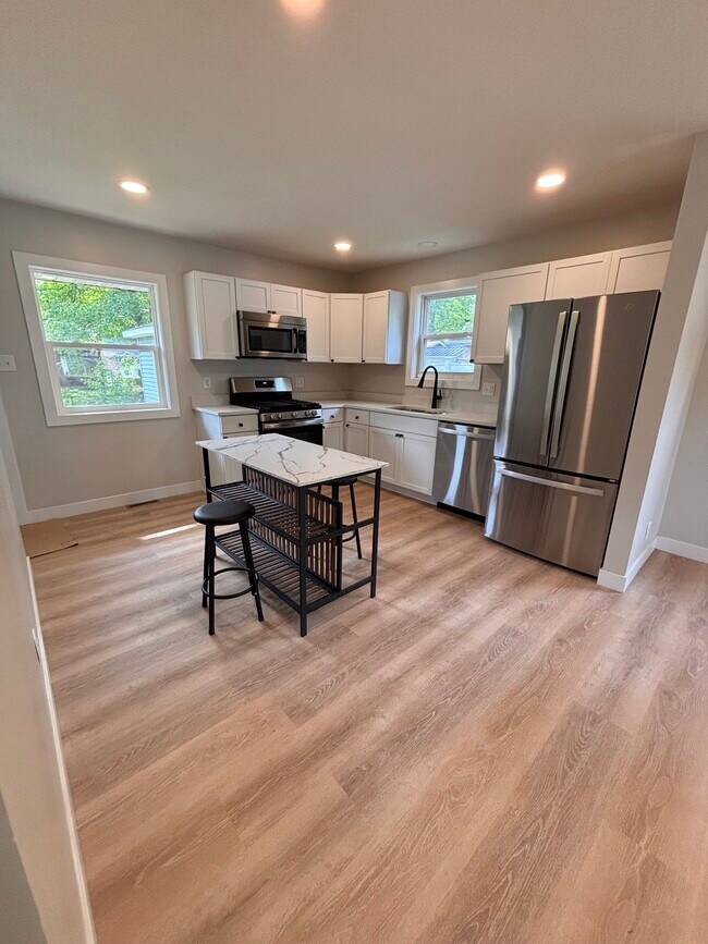 Building Photo - 1101 Salem St