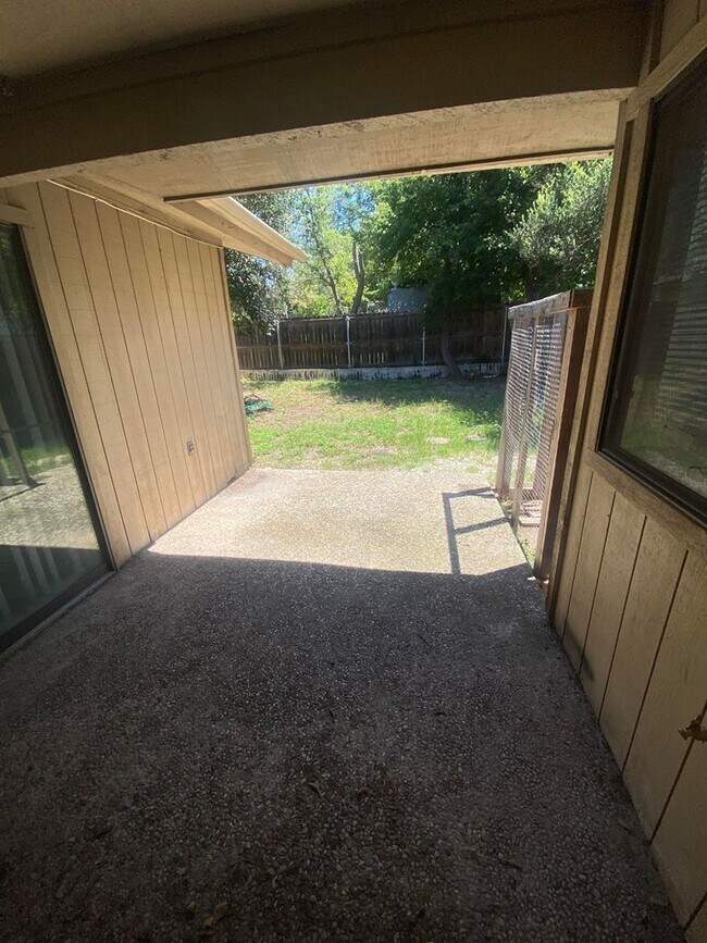 Building Photo - 1800 West Ln