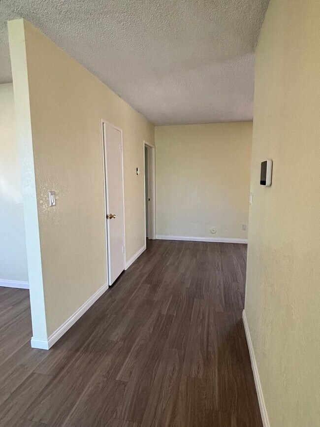 Building Photo - 6065 California Ave