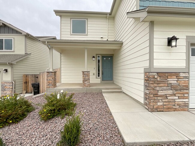 Building Photo - 3 Bedroom Home Available Near S Powers Blv...
