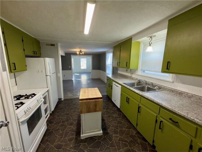 Building Photo - 142 Beaver Ct