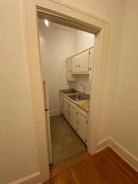 Building Photo - 3039 Macomb St NW