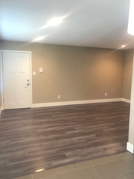 Building Photo - 5434 Garfield Ave