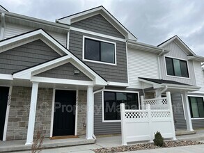 Building Photo - 2625 SE Osier Ave