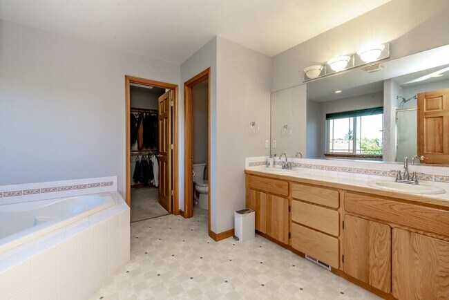 Building Photo - 2709 17th Ave Ct SW