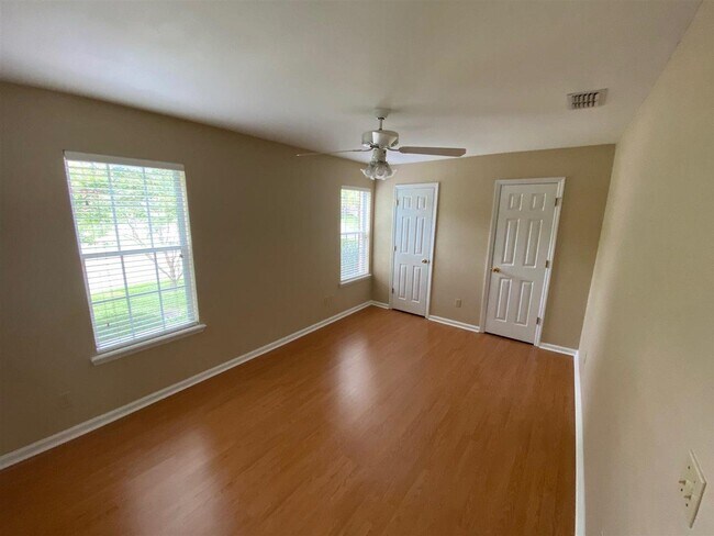 Building Photo - 2601 Cotuit Ln