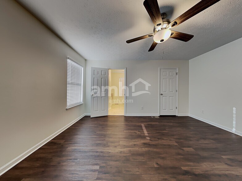 Building Photo - 13139 N Elster Way