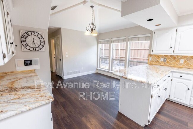 Building Photo - 16121 Shadybank Dr