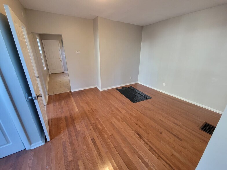 Building Photo - 505 Quinnipiac Ave