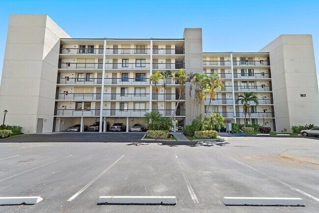 Building Photo - 1605 S US Hwy 1