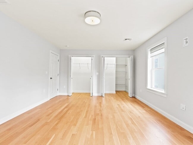 Building Photo - 431 Neponset St