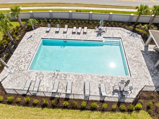 Building Photo - 999 Spring Palms Lp