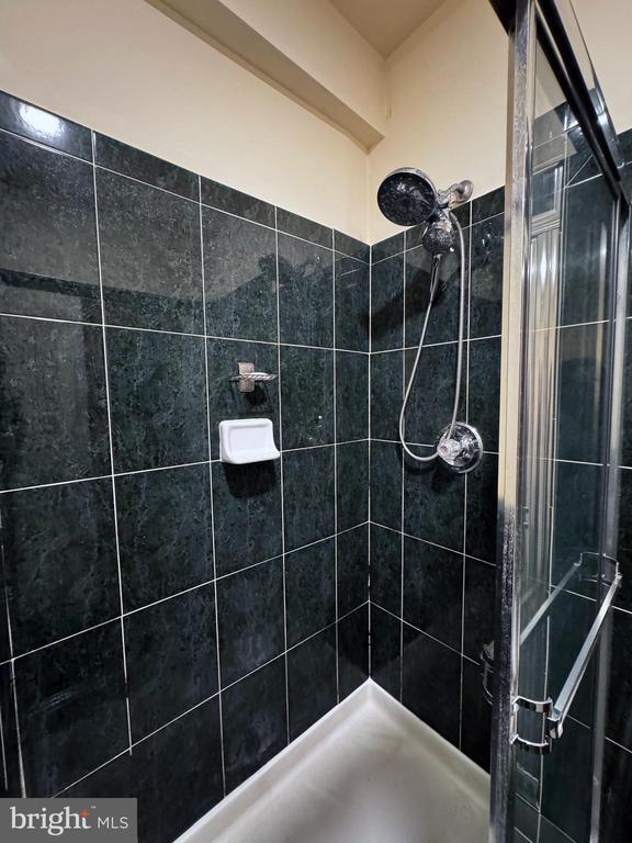 Building Photo - 5211 Rosalie Ridge Dr