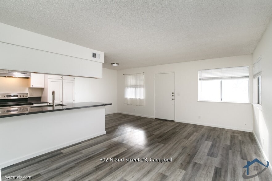 Building Photo - 302 N 2nd St