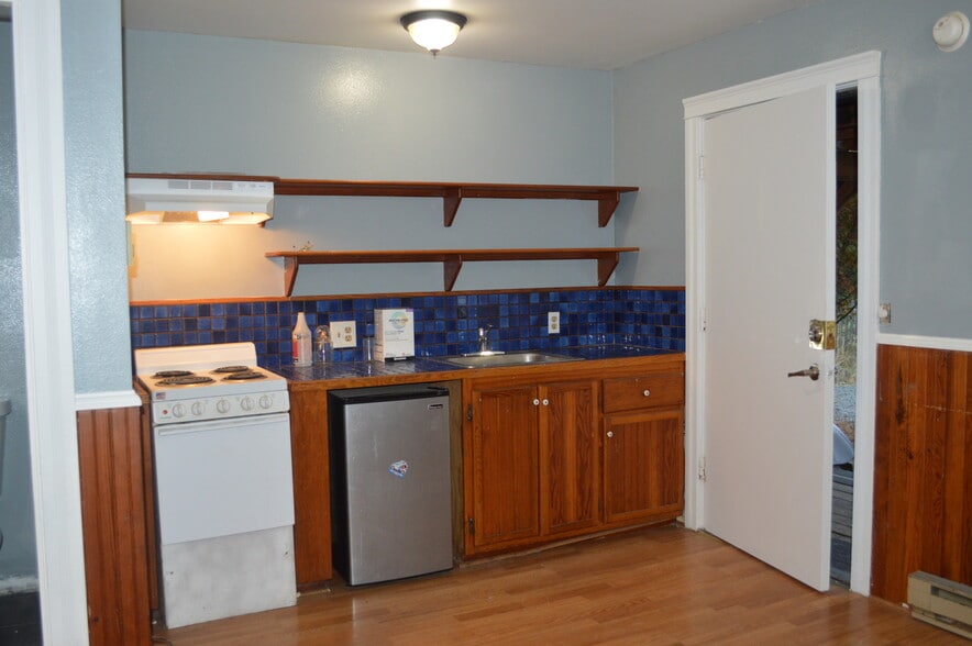 Building Photo - 430 S Holladay Dr
