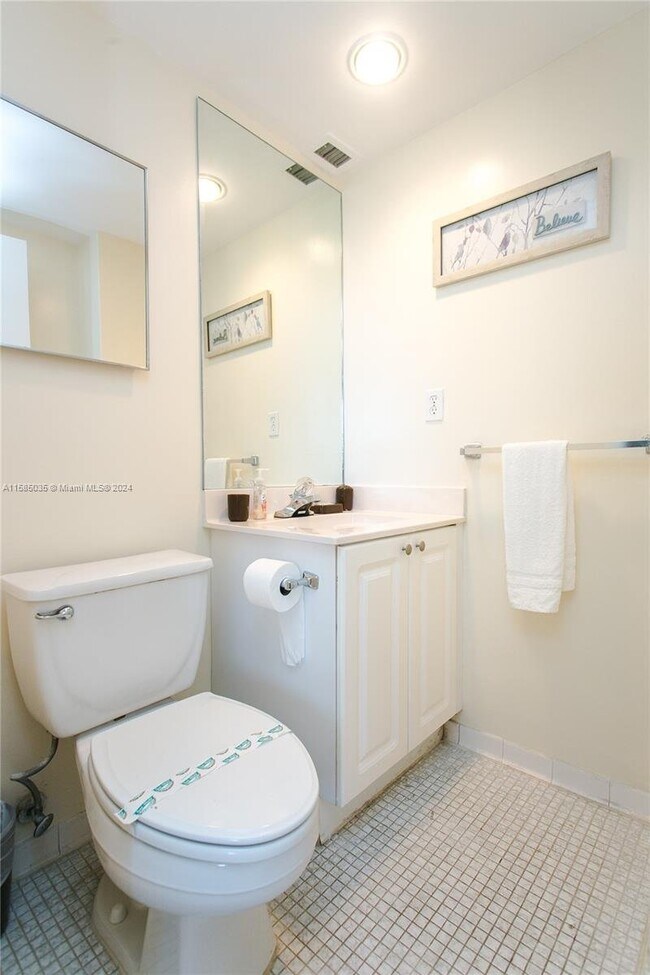 Building Photo - 4001 South Ocean Drive Apt #3L, Hollywood,...