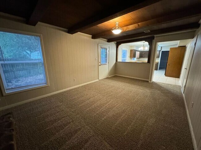 Building Photo - Gulf Breeze - The Oaks - 3 bedroom, 2.5 bathroom