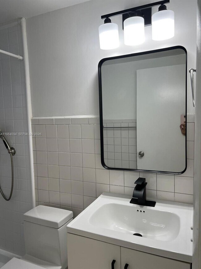 Building Photo - 2300 SW 3rd Ave