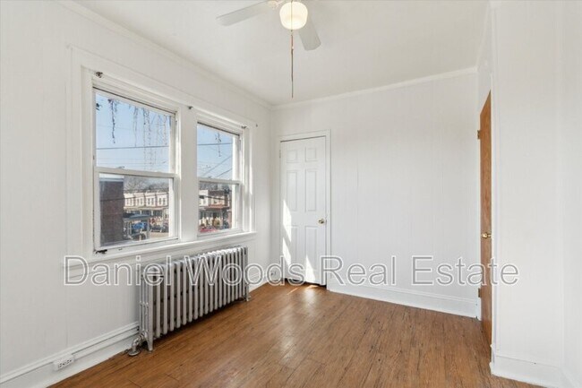 Building Photo - 2541 W 7th st
