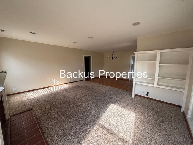 Building Photo - Wonderful Home in South Salinas