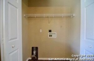 Building Photo - 9011 Hilltop Crossing Dr