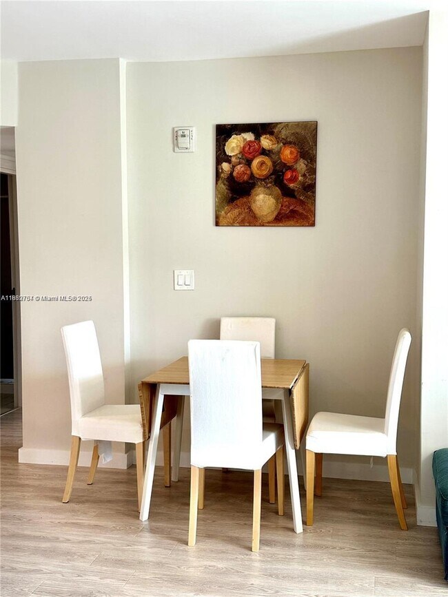 Building Photo - 201 Golden Isles Dr