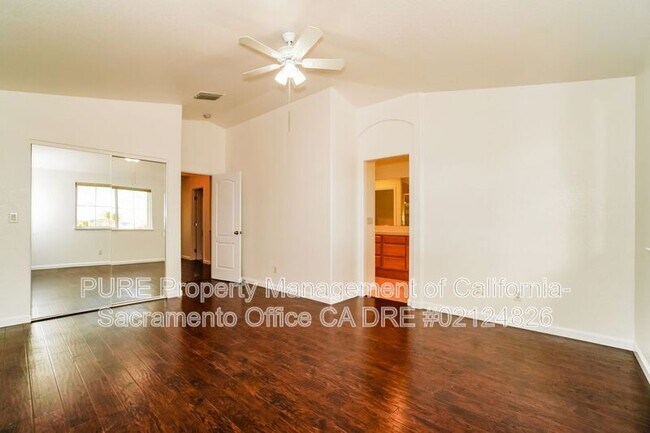 Building Photo - 2011 Misty Meadow Dr